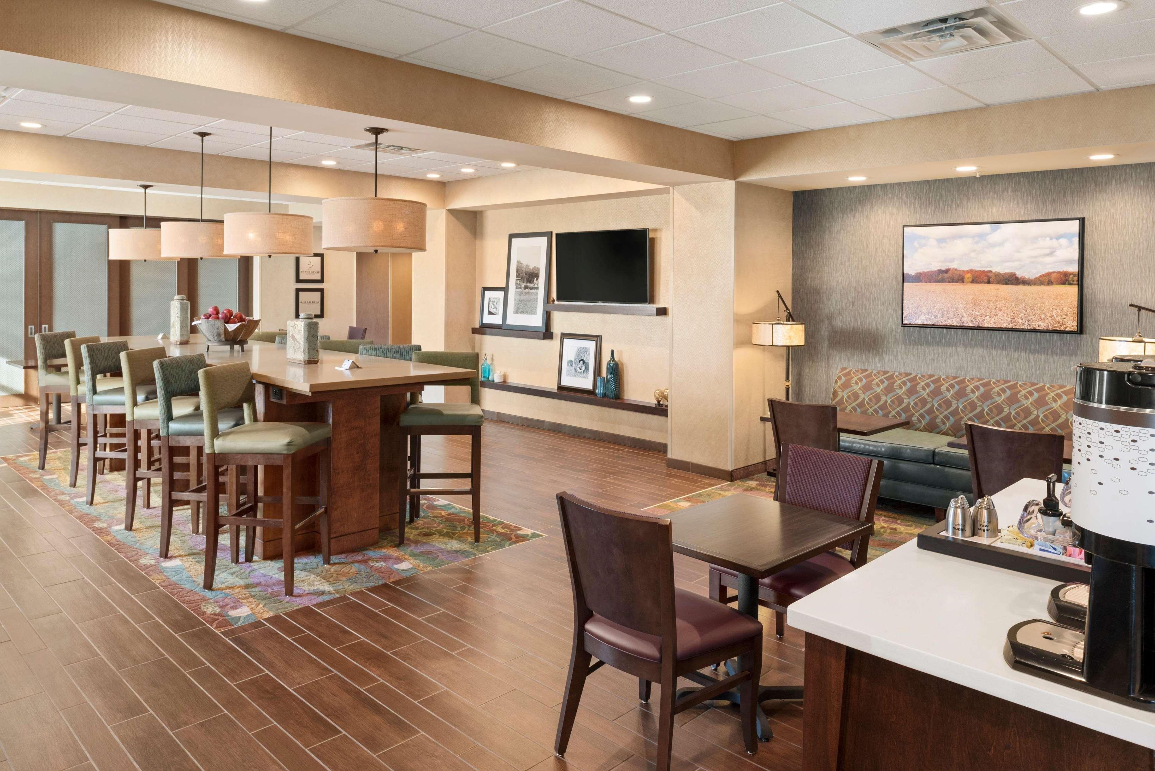 Hampton Inn Lincoln Airport, Ne Exterior photo
